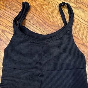 Tilly’s black square neck tank